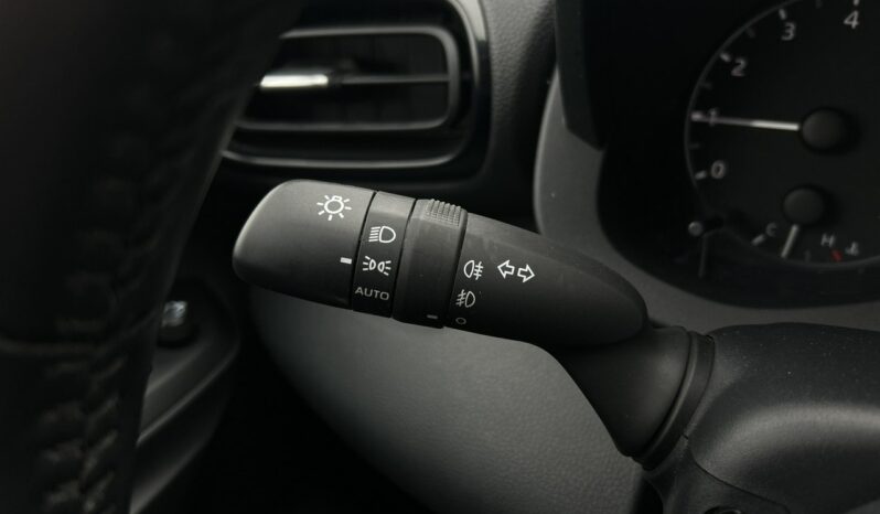 TOYOTA Yaris  | przedni | Manualna | 125 KM | bialy full