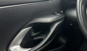 TOYOTA Yaris  | przedni | Manualna | 125 KM | bialy full