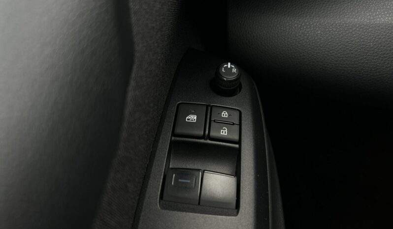 TOYOTA Yaris  | przedni | Manualna | 125 KM | bialy full