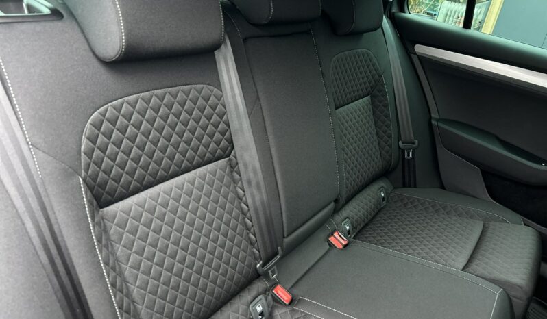 SKODA Superb  | przedni | Automatyczna | 150 KM | Szary full