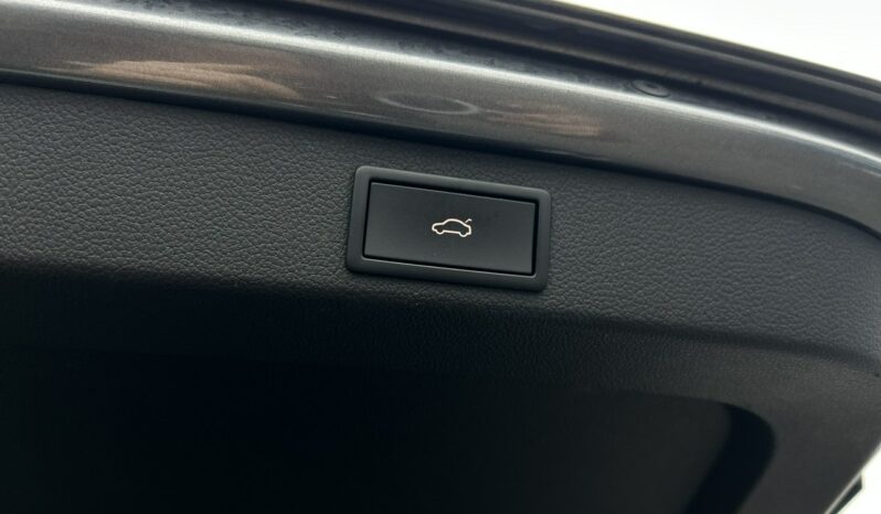 SKODA Superb  | przedni | Automatyczna | 150 KM | Szary full