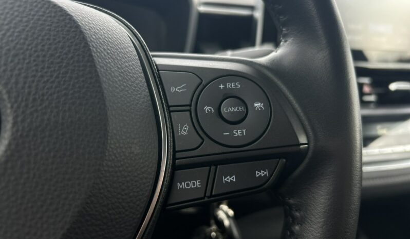 TOYOTA Corolla  | przedni | Manualna | 125 KM | bialy full