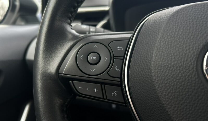 TOYOTA Corolla  | przedni | Manualna | 125 KM | bialy full