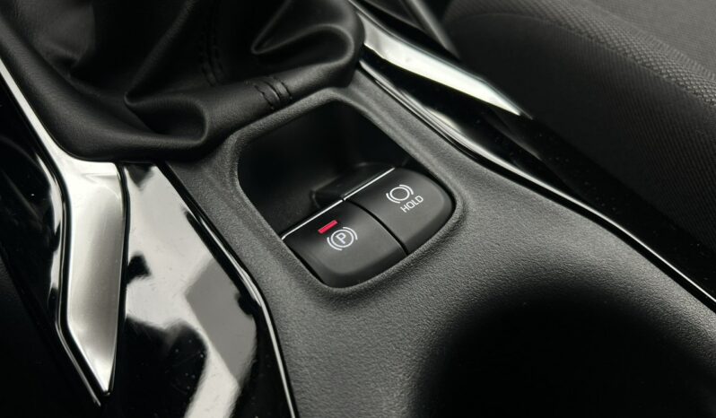 TOYOTA Corolla  | przedni | Manualna | 125 KM | bialy full