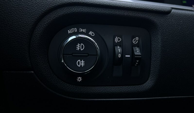 OPEL Grandland | przedni | Automatyczna | 130 KM | Czarny full