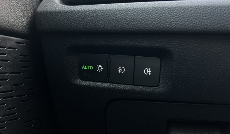 SKODA Octavia  | przedni | Automatyczna | 150 KM | Szary full