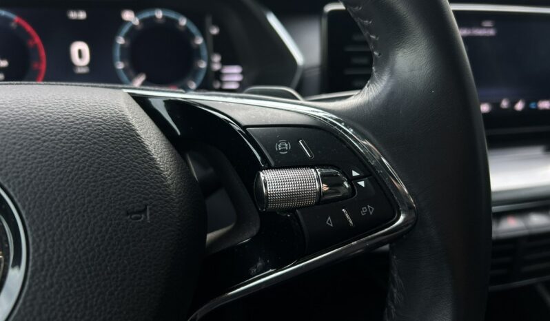 SKODA Octavia  | przedni | Automatyczna | 150 KM | Szary full