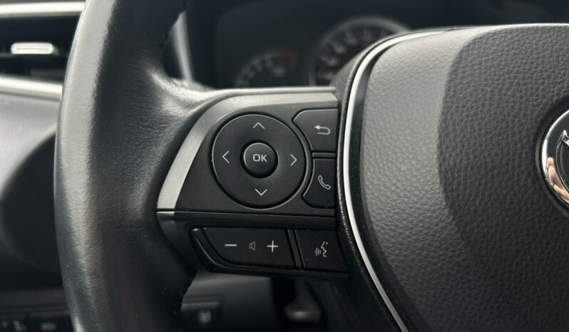 TOYOTA Corolla  | przedni | Manualna | 125 KM | bialy full