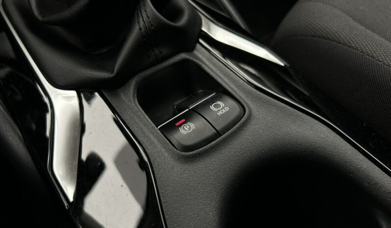 TOYOTA Corolla  | przedni | Manualna | 125 KM | bialy full