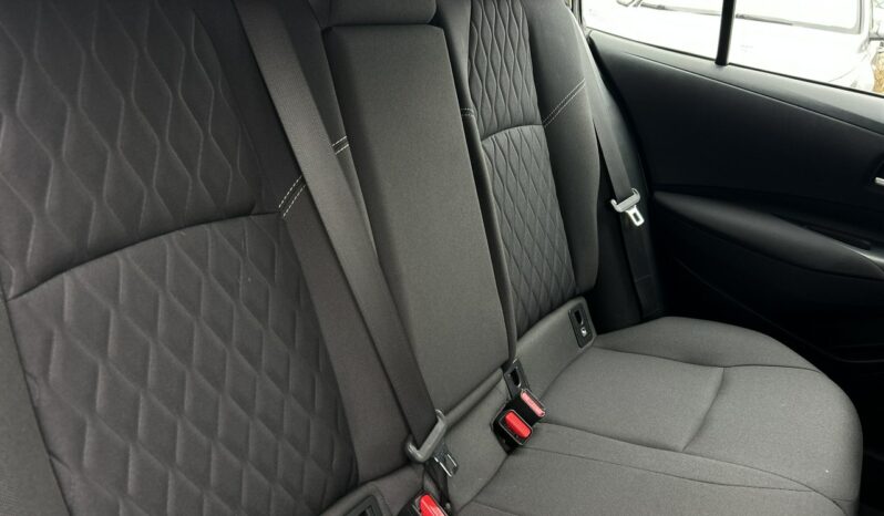 TOYOTA Corolla  | przedni | Manualna | 125 KM | bialy full