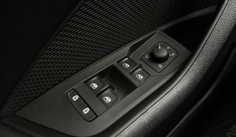 SKODA Octavia  | przedni | Manualna | 150 KM | bialy full