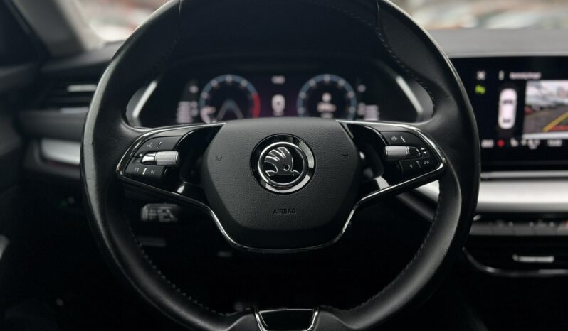 SKODA Octavia  | przedni | Manualna | 150 KM | bialy full