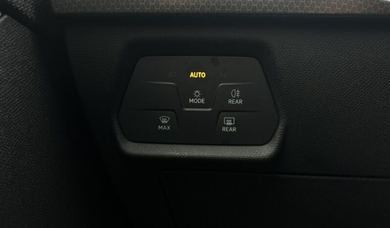 SEAT Leon  | przedni | automatyczna_dwusprzeglowa | 110 KM | bialy full