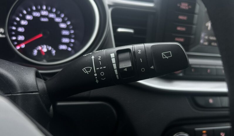 KIA Ceed  | przedni | Manualna | 100 KM | bialy full