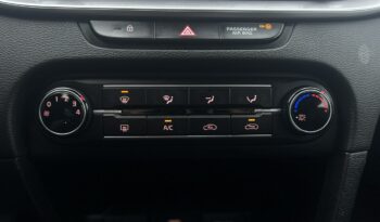 KIA Ceed  | przedni | Manualna | 100 KM | bialy full