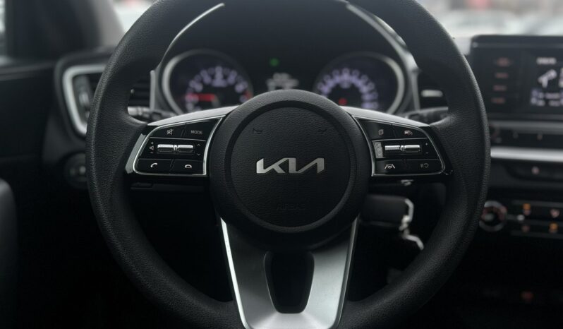 KIA Ceed  | przedni | Manualna | 100 KM | bialy full