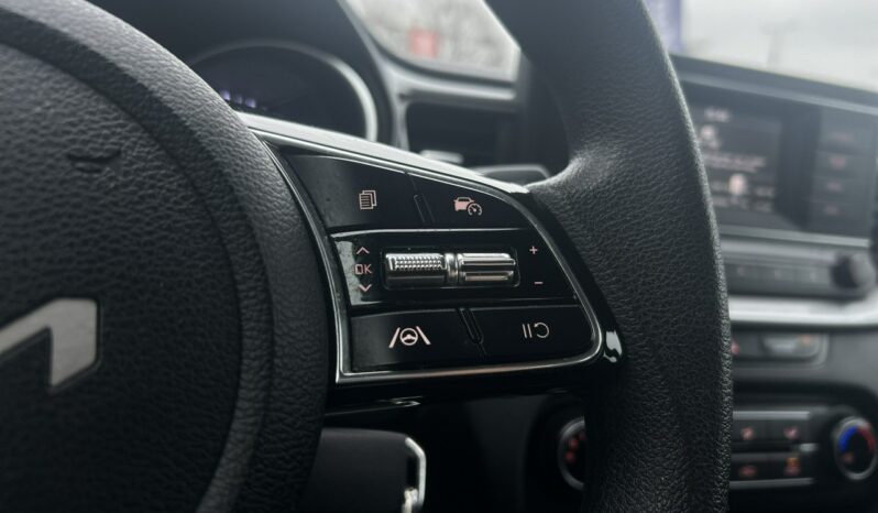 KIA Ceed  | przedni | Manualna | 100 KM | bialy full