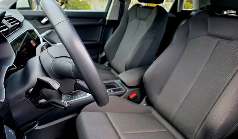 AUDI Q3  | FWD (przód) | Automatyczna | 150 KM | Biały full