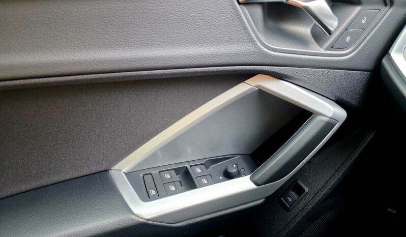 AUDI Q3  | FWD (przód) | Automatyczna | 150 KM | Biały full