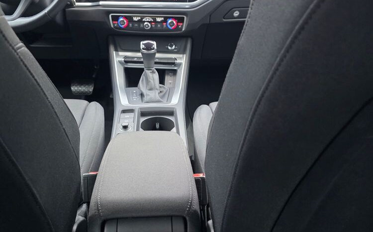 AUDI Q3  | FWD (przód) | Automatyczna | 150 KM | Biały full