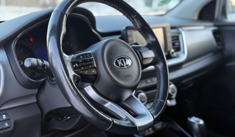 KIA Stonic  | FWD (przód) | Manualna | 100 KM | Szary full