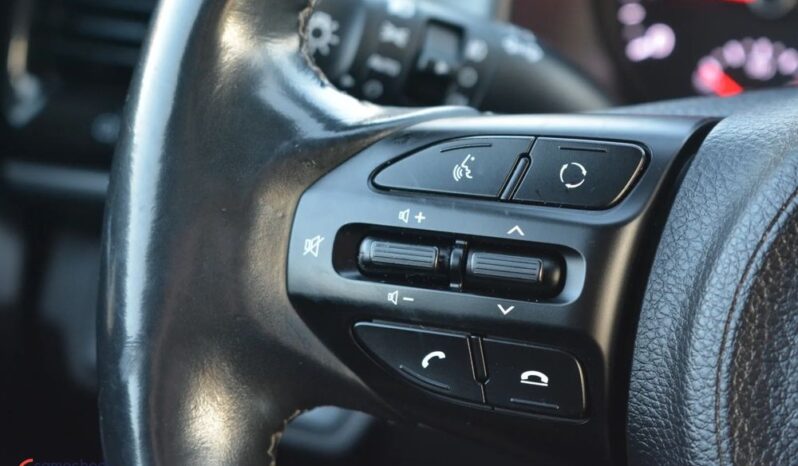 KIA Stonic  | FWD (przód) | Manualna | 100 KM | Szary full