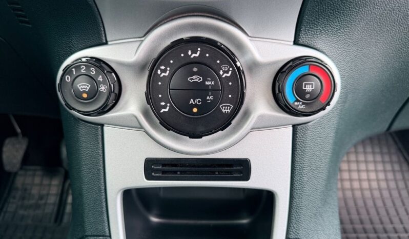 FORD Fiesta  | FWD (przód) | Manualna | 82 KM | Szary full