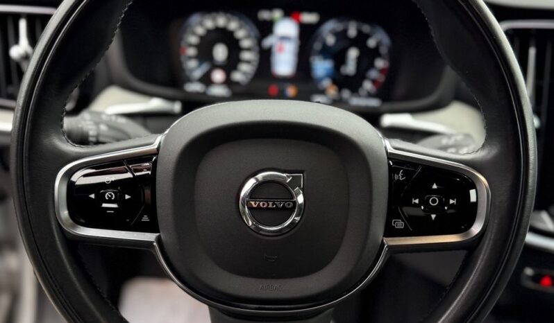 VOLVO V60  | 4×4 (doł. automatycznie) | Automatyczna | 150 KM | Srebrny full