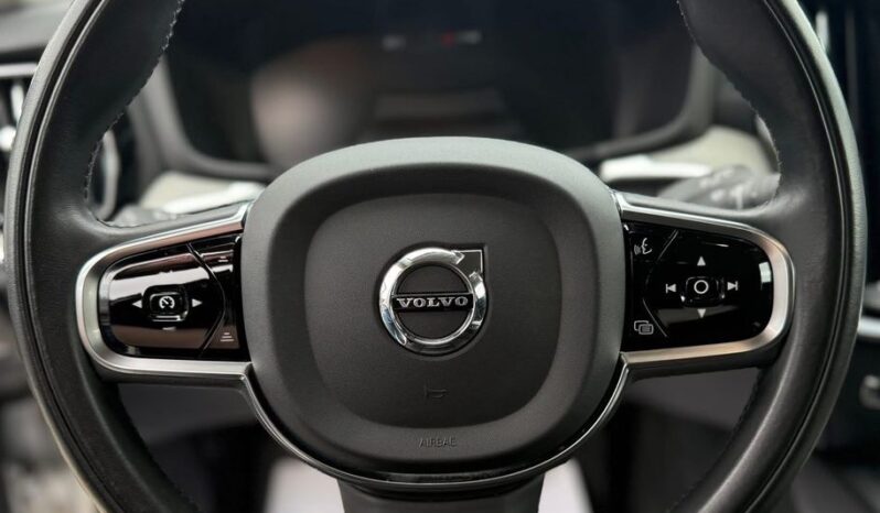 VOLVO V60  | 4×4 (doł. automatycznie) | Automatyczna | 150 KM | Srebrny full