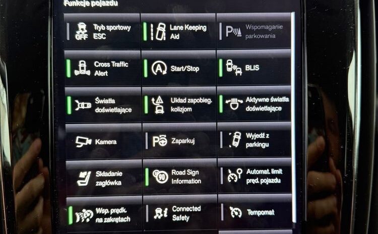 VOLVO V60  | 4×4 (doł. automatycznie) | Automatyczna | 150 KM | Srebrny full