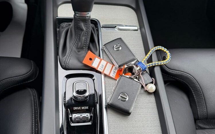 VOLVO V60  | 4×4 (doł. automatycznie) | Automatyczna | 150 KM | Srebrny full