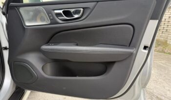 VOLVO V60  | 4×4 (doł. automatycznie) | Automatyczna | 150 KM | Srebrny full