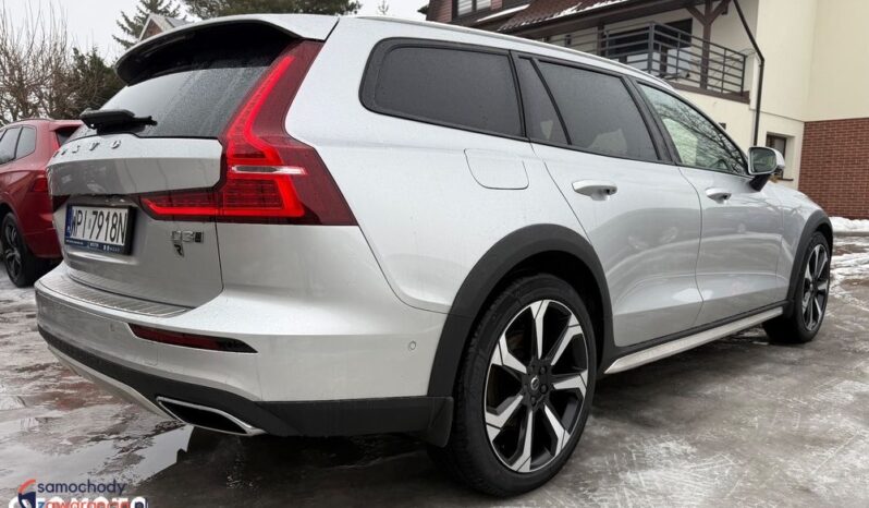 VOLVO V60  | 4×4 (doł. automatycznie) | Automatyczna | 150 KM | Srebrny full