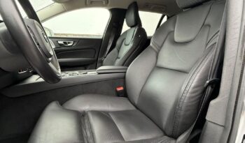 VOLVO V60  | 4×4 (doł. automatycznie) | Automatyczna | 150 KM | Srebrny full