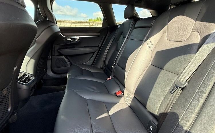 VOLVO V90 Cross Country | 4×4 (doł. automatycznie) | Automatyczna | 190 KM | Szary full