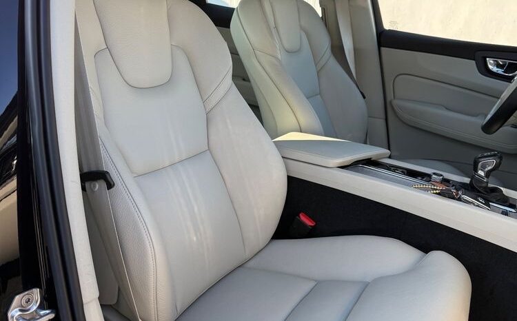 VOLVO XC 60 | FWD (przód) | Automatyczna | 190 KM | Czarny full