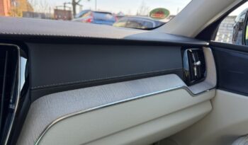 VOLVO XC 60 | FWD (przód) | Automatyczna | 190 KM | Czarny full