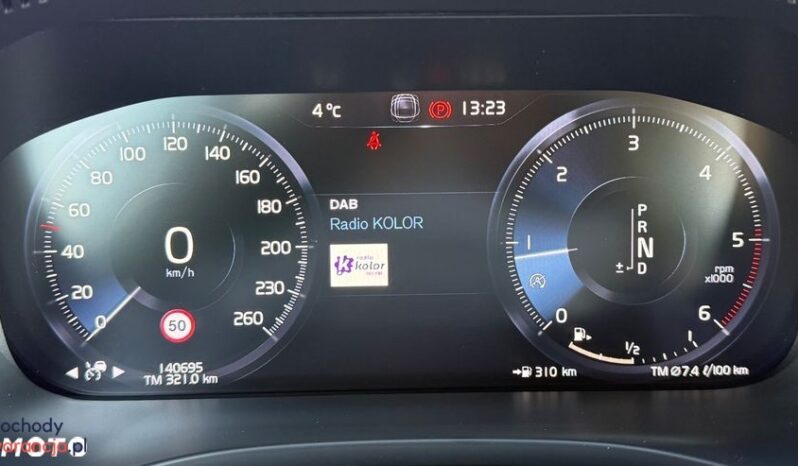 VOLVO XC 60 | FWD (przód) | Automatyczna | 190 KM | Czarny full