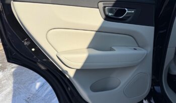 VOLVO XC 60 | FWD (przód) | Automatyczna | 190 KM | Czarny full