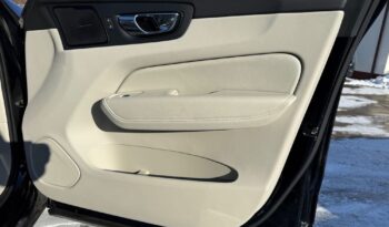 VOLVO XC 60 | FWD (przód) | Automatyczna | 190 KM | Czarny full