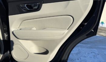 VOLVO XC 60 | FWD (przód) | Automatyczna | 190 KM | Czarny full