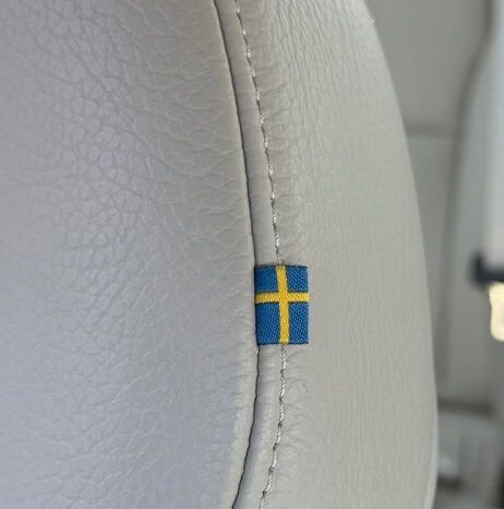 VOLVO XC 60 | FWD (przód) | Automatyczna | 190 KM | Czarny full