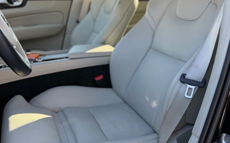 VOLVO XC 60 | FWD (przód) | Automatyczna | 190 KM | Czarny full