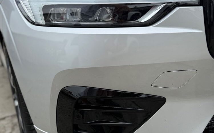 VOLVO XC 60 | FWD (przód) | Automatyczna | 250 KM | Srebrny full