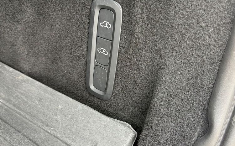 VOLVO XC 60 | FWD (przód) | Automatyczna | 250 KM | Srebrny full