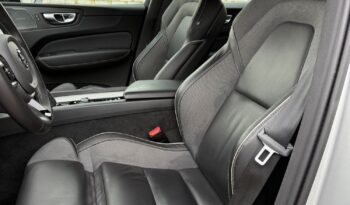 VOLVO XC 60 | FWD (przód) | Automatyczna | 250 KM | Srebrny full
