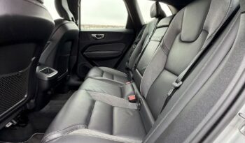 VOLVO XC 60 | FWD (przód) | Automatyczna | 250 KM | Srebrny full