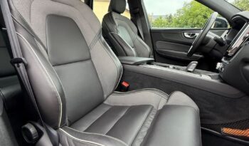 VOLVO XC 60 | FWD (przód) | Automatyczna | 250 KM | Srebrny full