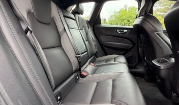 VOLVO XC 60 | FWD (przód) | Automatyczna | 250 KM | Srebrny full