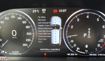 VOLVO XC 60 | FWD (przód) | Automatyczna | 250 KM | Srebrny full